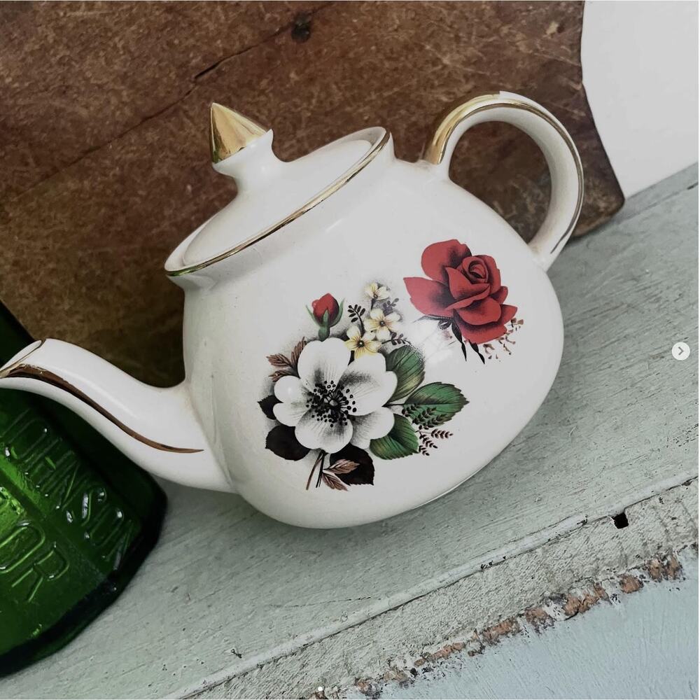 Vintage Hector Gibsons Staffordshire Teapot Tea Kettle Floral Red Rose England